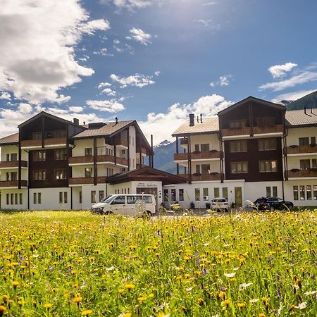 Hotel Hubertus Obergesteln Екстер'єр фото