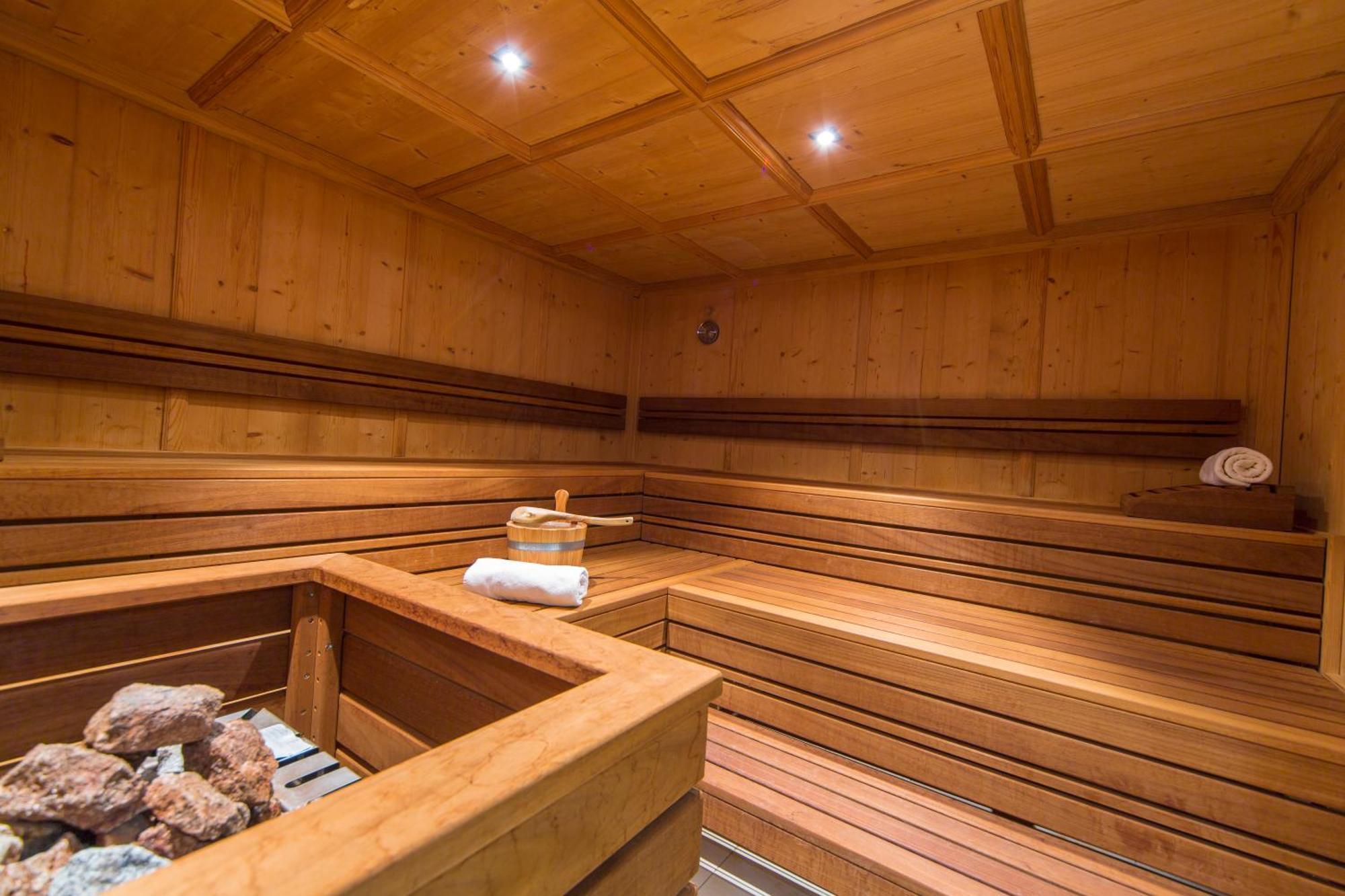 Hotel Hubertus Obergesteln Екстер'єр фото